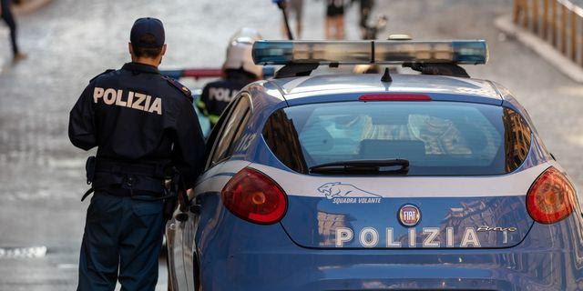 Ιταλία: Ληστές κράτησαν ομήρους σε τράπεζα και διέφυγαν από τρύπα στο πάτωμα