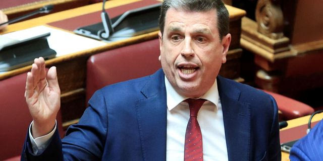 Ο Δημήτρης Καιρίδης στη Βουλή