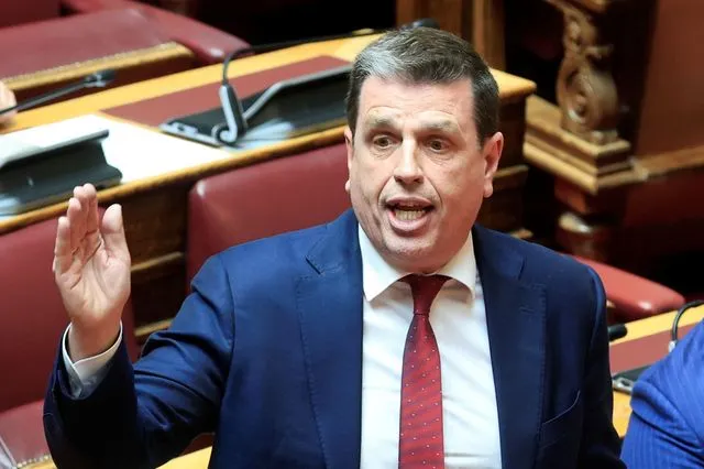 Ο Δημήτρης Καιρίδης στη Βουλή