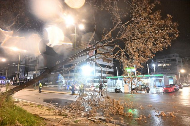 Κακοκαιρία Erminio: Νεκρός άνδρας στη Νέα Μάκρη – Εντοπίστηκε κάτω από ΙΧ