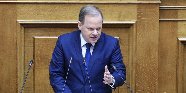 Ο Κώστας Αχ. Καραμανλής στη Βουλή.