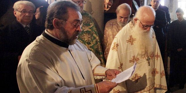 Ο Αλέξανδρος Καριώτογλου κατά τη χειροτονία του