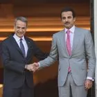 Συνάντηση Μητσοτάκη με τον Εμίρη του Κατάρ – “Δέσμευση για επενδύσεις στην Ελλάδα”