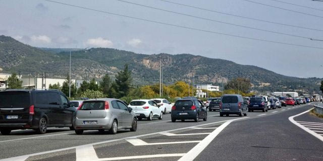 ΟΥΡΕΣ ΧΙΛΙΟΜΕΤΡΩΝ ΣΤΗΝ ΚΟΡΙΝΘΟΥ - ΑΘΗΝΩΝ