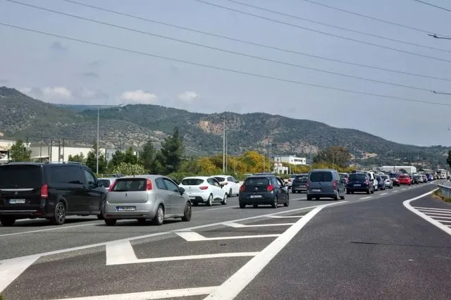 ΟΥΡΕΣ ΧΙΛΙΟΜΕΤΡΩΝ ΣΤΗΝ ΚΟΡΙΝΘΟΥ - ΑΘΗΝΩΝ