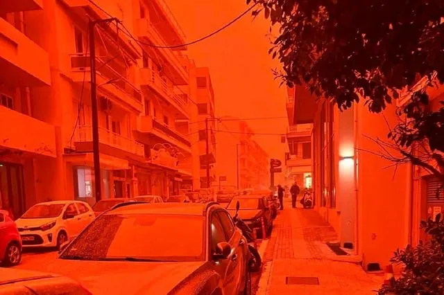 “Πνίγηκε” στην αφρικανική σκόνη η Κρήτη – Απόκοσμες εικόνες