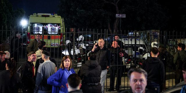 Άγιος Δημήτριος: Νεκρός γιος ανώτερου αξιωματικού της ΕΛ.ΑΣ – Βρέθηκε μαχαιρωμένος στην καρδιά