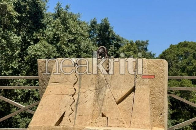 Ηράκλειο: Άγνωστοι βανδάλισαν την προτομή του Νίκου Ξυλούρη