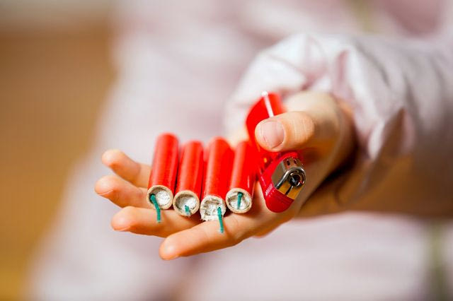 Αμαλιάδα: Τραυματίστηκαν δύο ανήλικοι από εκρήξεις κροτίδων