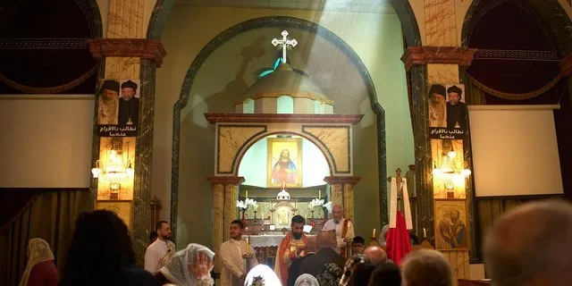 Οι Έλληνες του Λιβάνου γιόρτασαν την Ανάσταση στη σκιά των ισραηλινών βομβαρδισμών