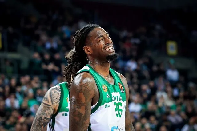 Χάποελ Τελ Αβίβ – Παναθηναϊκός AKTOR 92-88: Οι πράσινοι έχασαν τεράστια ευκαιρία για να κυνηγήσουν την τετράδα