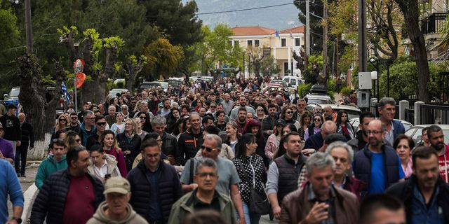 Λέσβος: Νέος αποκλεισμός του λιμένα, με φόντο την αυριανή συνάντηση – “Είμαστε στο απροχώρητο”