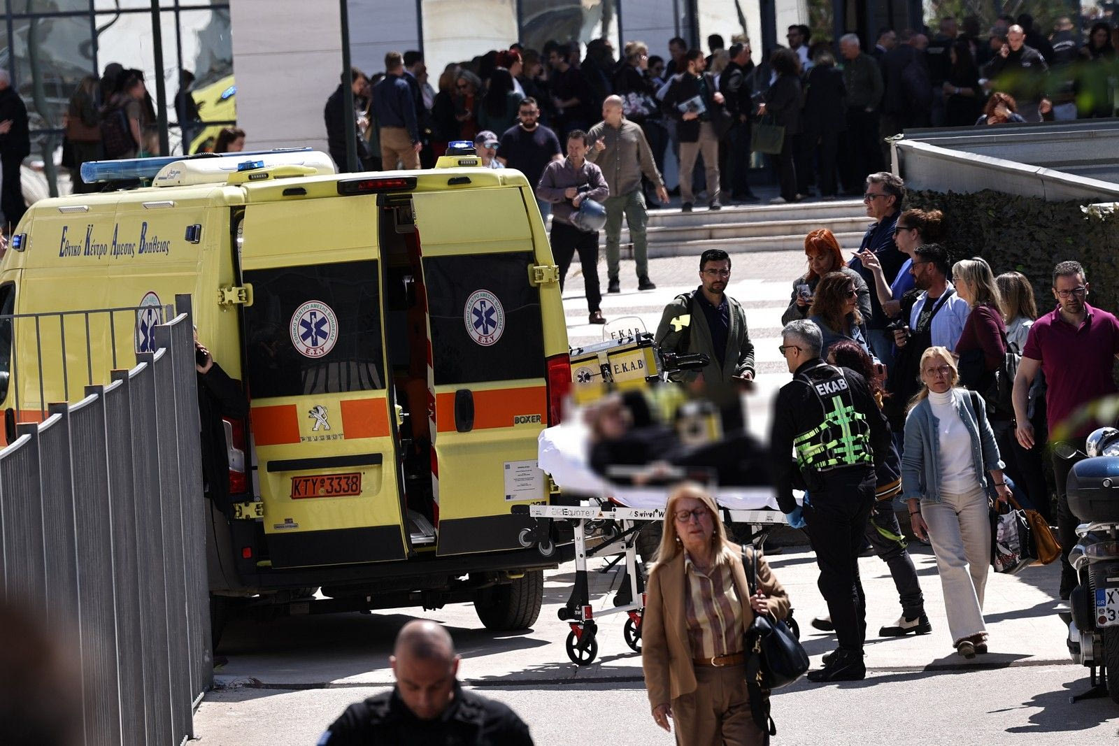 Ο 89χρονος μετά τον υπάλληλο του ΕΦΚΑ πυροβόλησε και τέσσερα άτομα στη Λουκάρεως