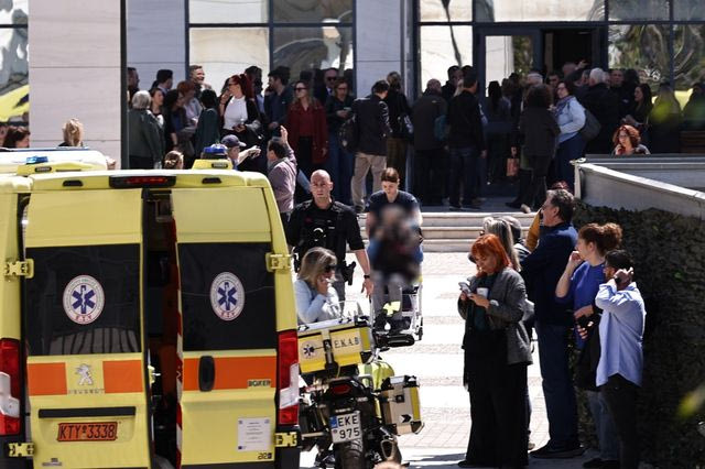 89χρονος άνοιξε πυρ στην Λουκάρεως, μετά τον ΕΦΚΑ