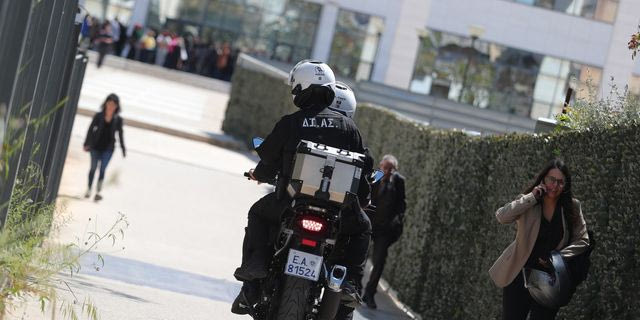 Αυτός είναι ο 89χρονος που έχει πυροβολήσει πέντε άτομα στο κέντρο της Αθήνας