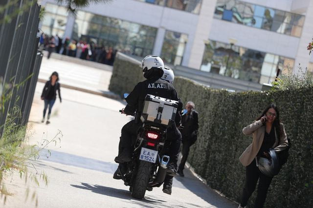 Αυτός είναι ο 89χρονος που έχει πυροβολήσει πέντε άτομα στο κέντρο της Αθήνας