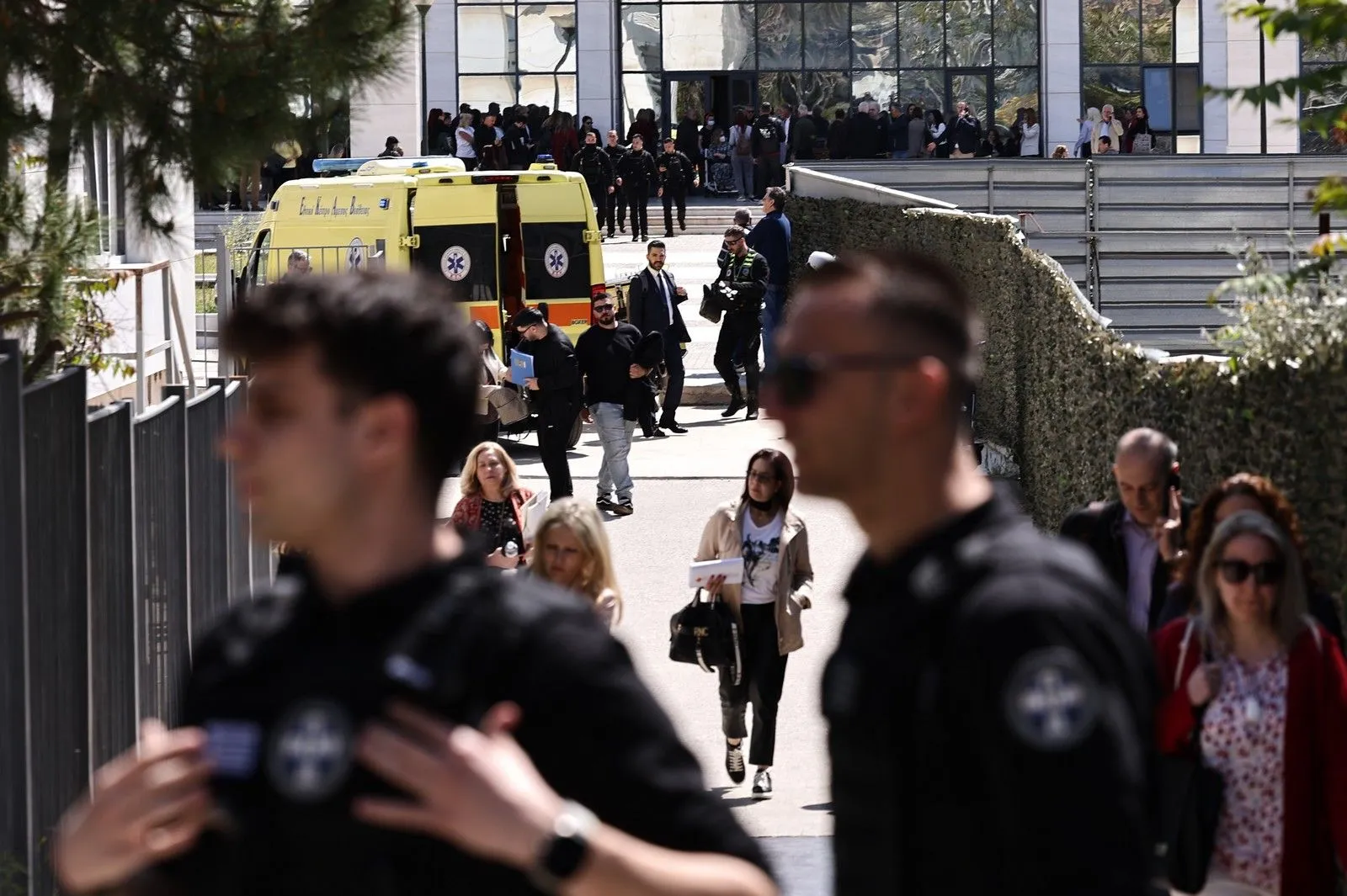 Θρίλερ στην Αθήνα: Η ΕΛ.ΑΣ αναζητά ακόμα τον... 89χρονο που πυροβόλησε πέντε άτομα