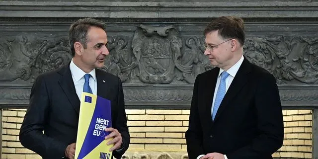 Συνάντηση Μητσοτάκη – Ντομπρόβσκις με φόντο την ελληνική οικονομία