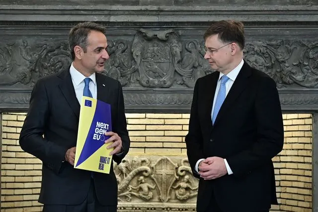 Συνάντηση Μητσοτάκη – Ντομπρόβσκις με φόντο την ελληνική οικονομία