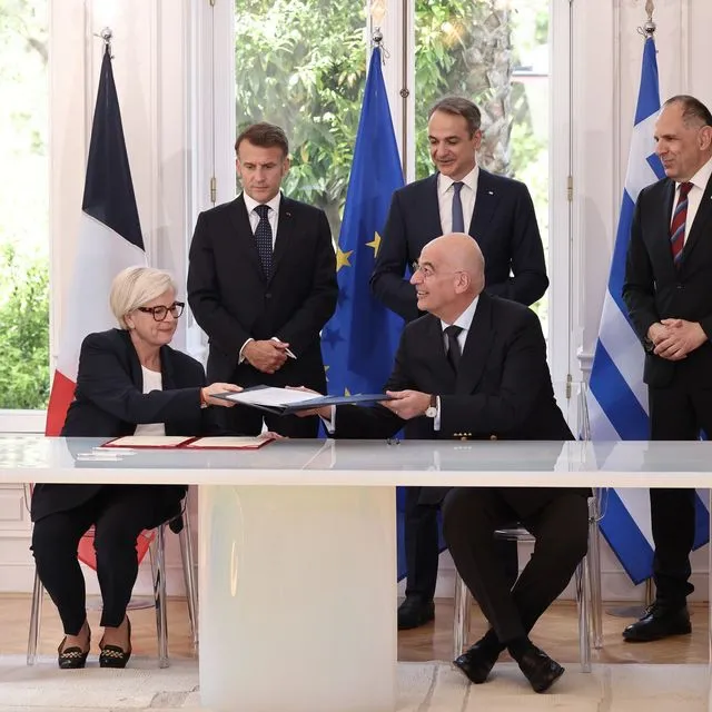 Οι 9 συμφωνίες που υπέγραψαν Ελλάδα – Γαλλία