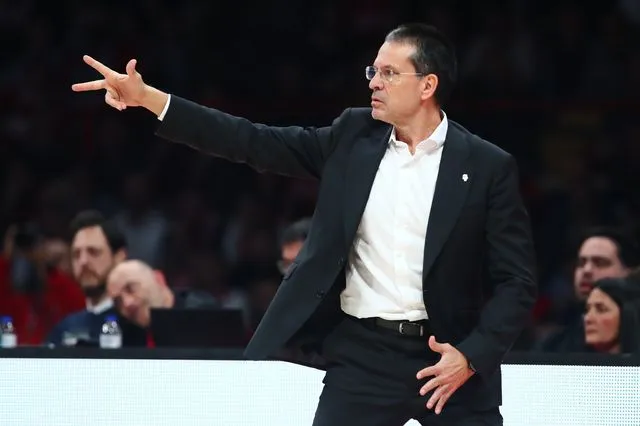 Πέδρο Μαρτίνεθ: Ο προπονητής της χρονιάς στη EuroLeague