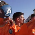 ΟΦΗ: Με μάσκα ήρωα της Marvel o Λαμπρόπουλος στο trophy parade των Κρητικών