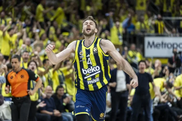 Φενέρμπαχτσε – Ζάλγκιρις 86-74: Επίδειξη δύναμης από τους πρωταθλητές που πάτησαν τους Λιθουανούς για το 2-0