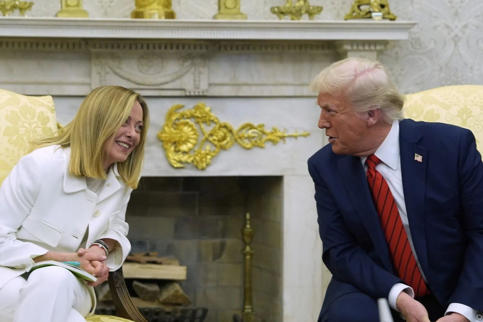 Τζόρτζια Μελόνι και Ντόναλντ Τραμπ