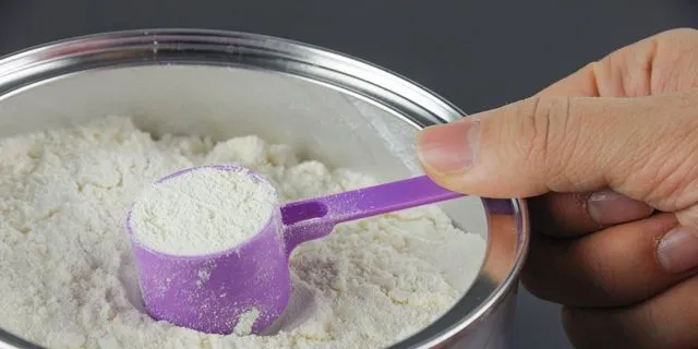 Ο ΕΟΦ ανακαλεί ξανά παρτίδες βρεφικού γάλατος