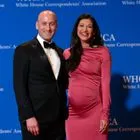 Σύμβουλος του Τραμπ κατηγορείται πως έκανε την έγκυο σύζυγό του “ασπίδα” την ώρα της επίθεσης