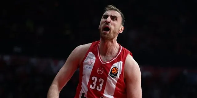 Ο Νίκολα Μιλουτίνοβ κορυφαίος ριμπάουντερ της EuroLeague