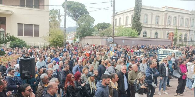 Συνεχίζονται οι αποκλεισμοί στο λιμάνι της Μυτιλήνης για πέμπτη ημέρα