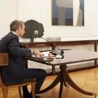 O Κυριάκος Μητσοτάκης σε τηλεδιάσκεψη για την προστασία των ανηλίκων στο διαδίκτυο