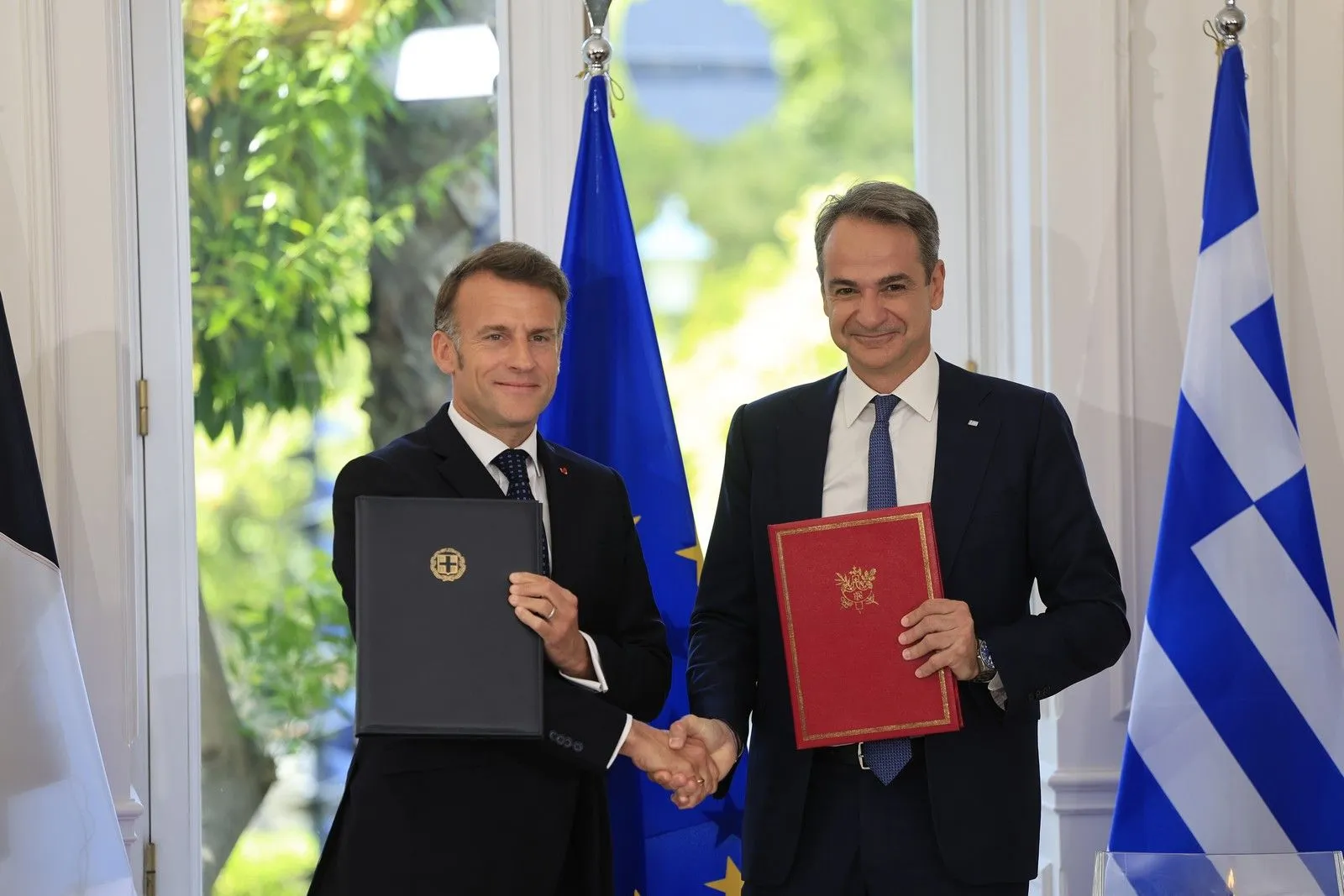 Η υπογραφή συμφωνιών Ελλάδας - Γαλλίας και οι δηλώσεις Μητσοτάκη - Μακρόν