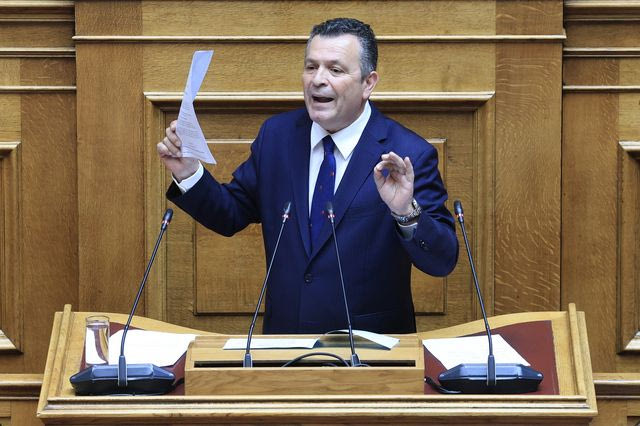 Καρφιά Μπουκώρου κατά πάντων – Η ατάκα για τη μπριζόλα