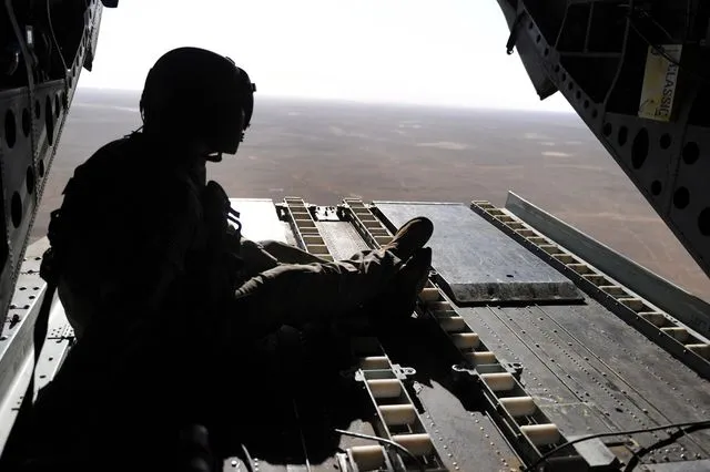 Στιγμιότυπο από στρατιωτική επιχείρηση του ΝΑΤΟ