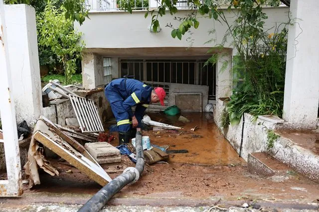 Η κακοκαιρία Erminio σάρωσε τη χώρα – Ένας νεκρός και πολλά προβλήματα