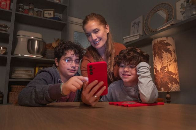 Έρευνα Ιδρύματος Vodafone: 3 στους 4 εφήβους στην Ελλάδα δυσκολεύονται να διαχειριστούν τον χρόνο τους online