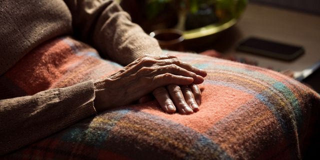 Χίος: Συνελήφθη οικιακή βοηθός που χτύπησε ηλικιωμένο και τον έδεσε στο κρεβάτι