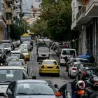 Παγκράτι: Ένταλμα σύλληψης κατά του μοτοσυκλετιστή που έδειρε και έσπασε το πόδι 22χρονης