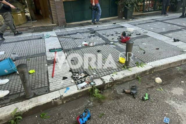 "Home Alone"... στη Θεσσαλονίκη: Πιτσιρικάς πήρε "εκδίκηση" από τους γονείς που τον άφησαν μόνο του