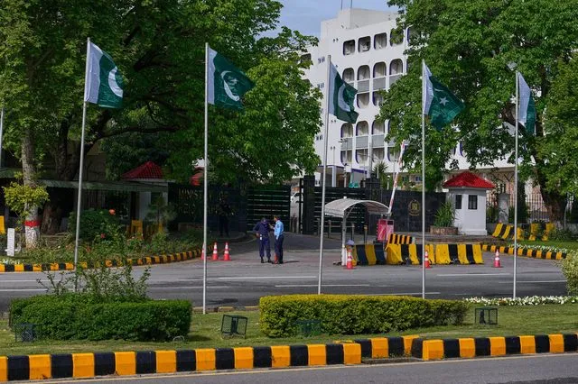 Πακιστάν: Ένας “άμαθος” διαμεσολαβητής σε μία υψηλού ρίσκου διαπραγμάτευση