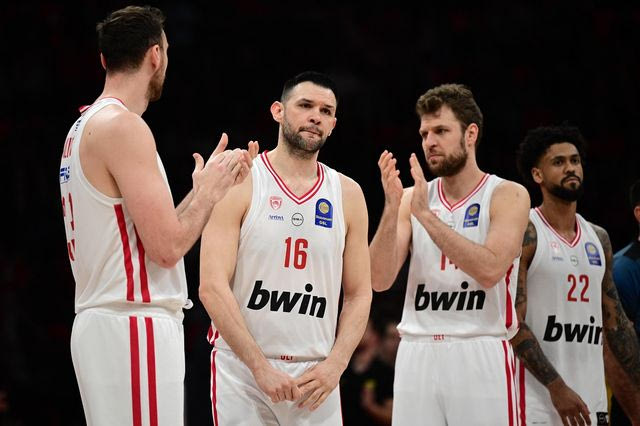 Ο Παπανικολάου γράφει ιστορία: Στα 800 παιχνίδια με τον Ολυμπιακό και συνεχίζει