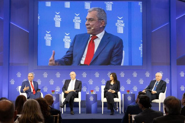 PeopleCert: Ακαδημαϊκοί τίτλοι ή τεχνικές δεξιότητες; Το δίλημμα που καίει τη νέα γενιά