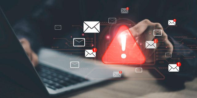 Phishing: Τα “έξυπνα” μηνύματα που αδειάζουν λογαριασμούς – Τι πρέπει να προσέχουν οι πολίτες