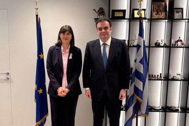 Συνάντηση Πιερρακάκη – Κοβέσι στην ΑΑΔΕ για τα Τελωνεία