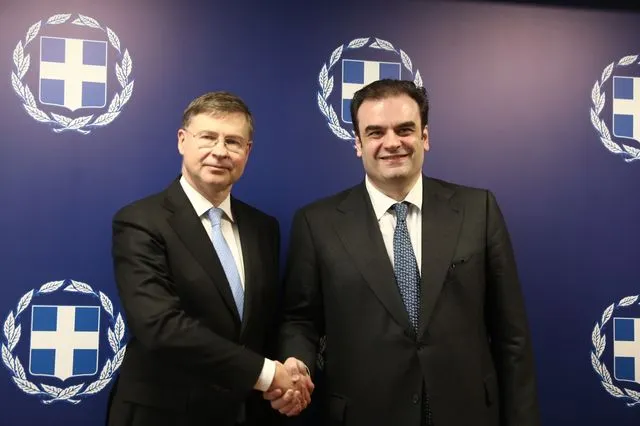 Συνάντηση Πιερρακάκη – Ντομπρόβσκις: Η Ευρώπη πρέπει να κινηθεί πέρα από τη διαχείριση των κρίσεων