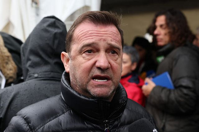 Νίκος Πλακιάς: “Αθάνατες! Όλοι φυλακή, αλήτες” φώναξε στην αίθουσα