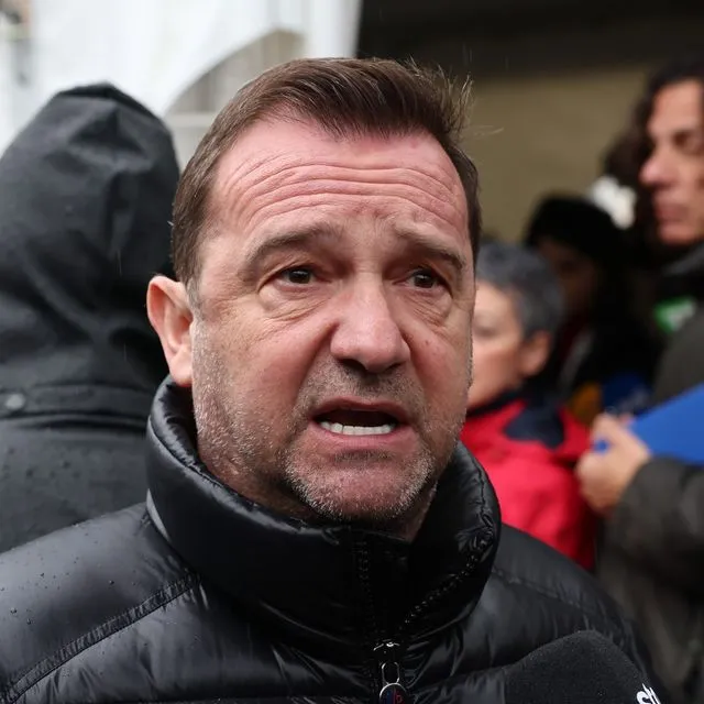 Νίκος Πλακιάς: “Αθάνατες! Όλοι φυλακή, αλήτες” φώναξε στην αίθουσα