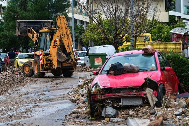 Ανατολική Αττική: 3 μήνες μετά τις πλημμύρες, οι πληγέντες περιμένουν ακόμα αποζημιώσεις